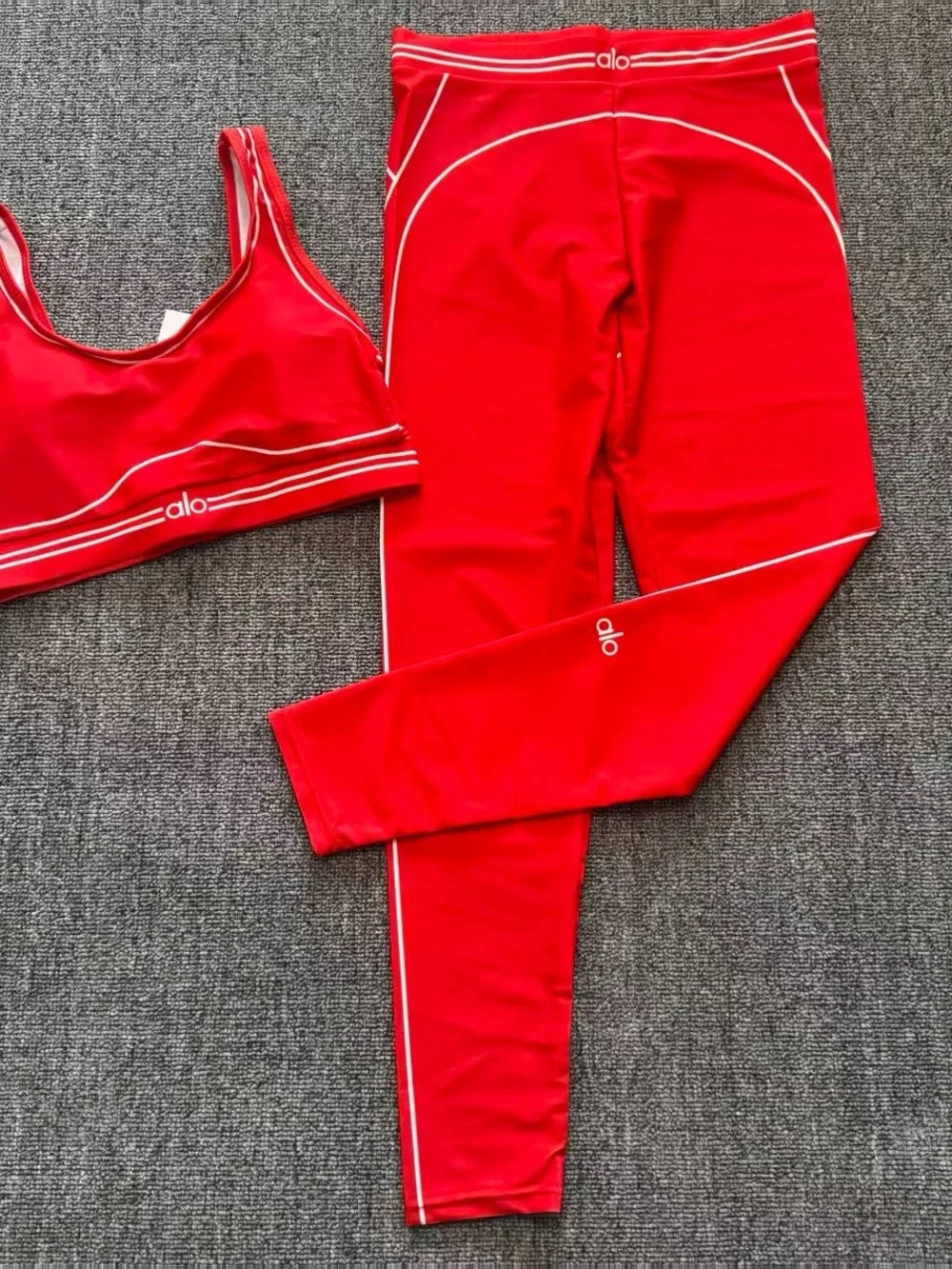 ALO Yoga Women’s.